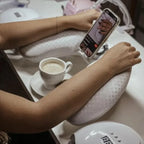 Apoio de Braço Delta Pro c/ Suporte de Celular Integrado Metal Ajustável 360°